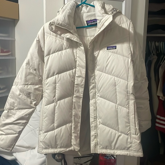 Women’s Patagonia down jacket - Picture 3 of 7